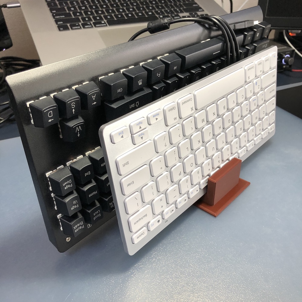 3Dプリンタでキーボード縦置きスタンドを製作 | Binary Macaron